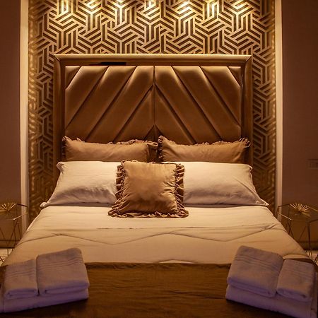Airport Luxury Rooms Неаполь Экстерьер фото