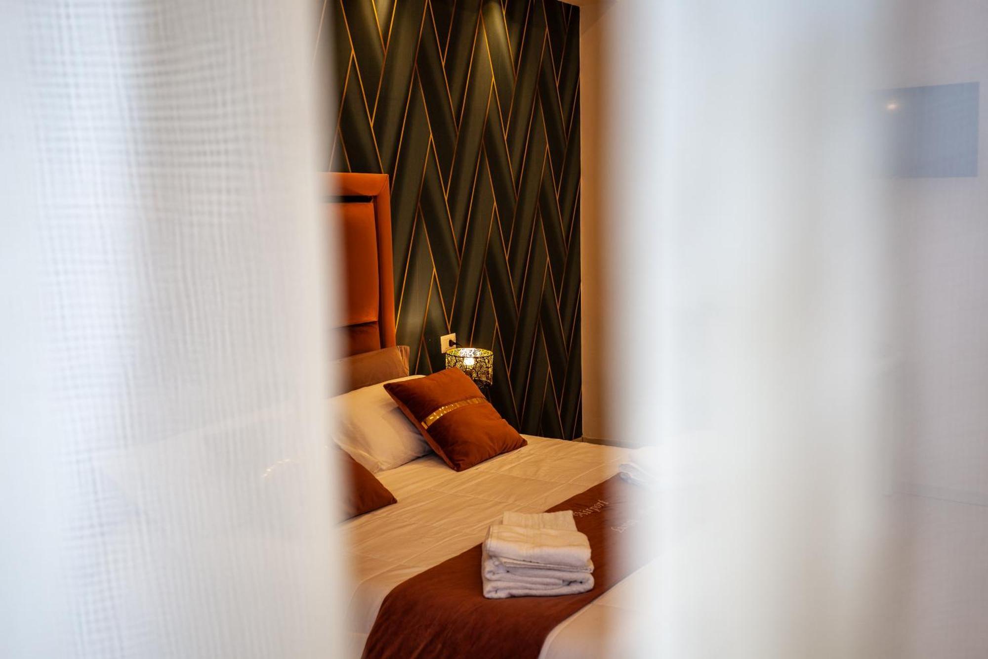 Airport Luxury Rooms Неаполь Экстерьер фото