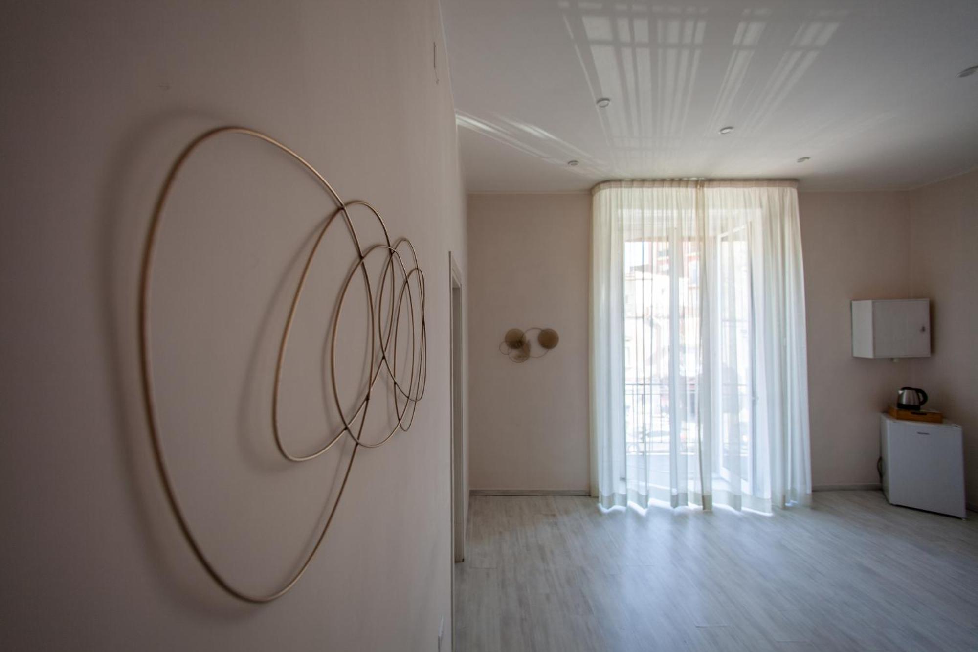 Airport Luxury Rooms Неаполь Экстерьер фото
